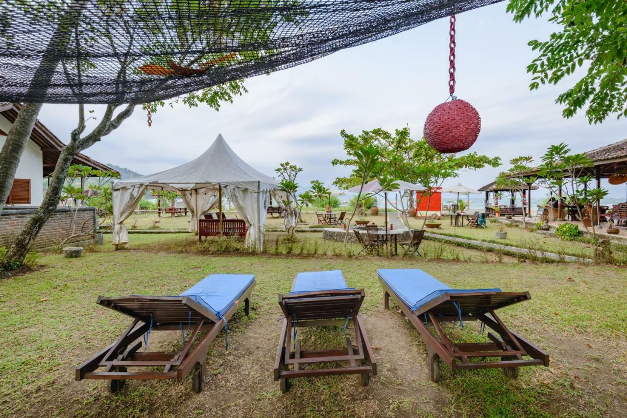 Ketapang Resort Karanghawu Exteriér fotografie